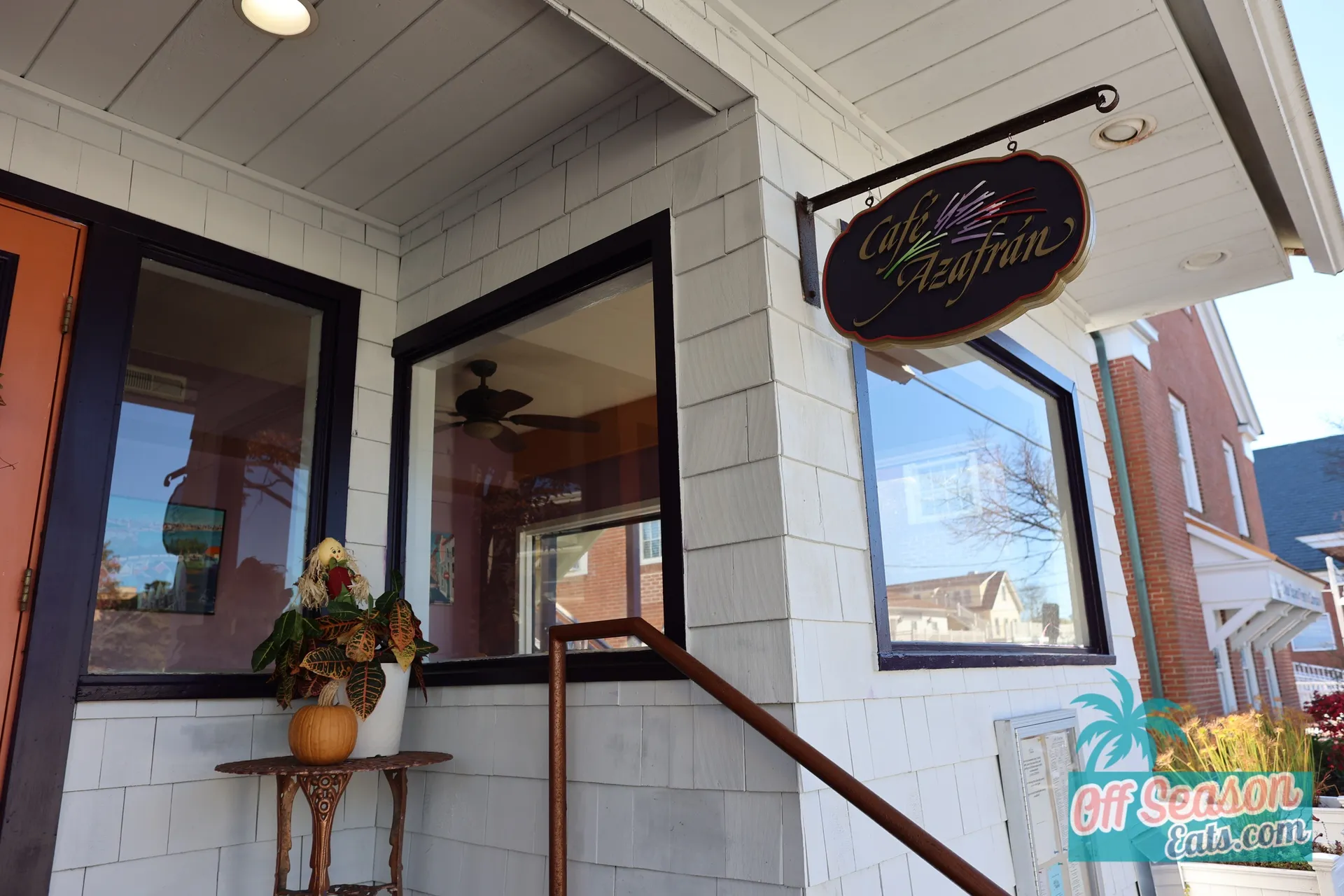 Delaware beach restaurant scene 1